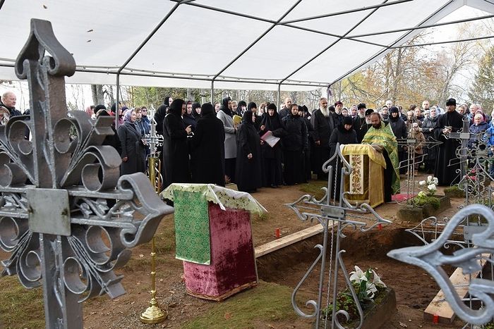 Au monastère de pukhtitsa (estonie) a eu lieu l’exhumation des reliques de la sainte bienheureuse catherine (malkov-panine)