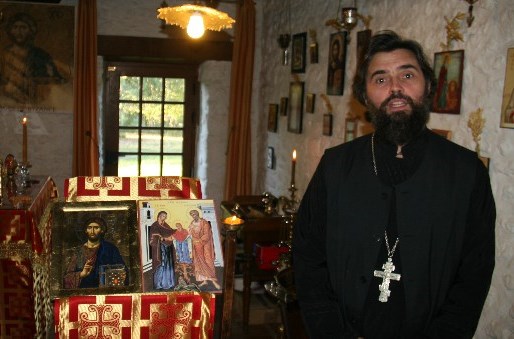 « saint-martin-de-connée : père paul, prêtre orthodoxe en mayenne »