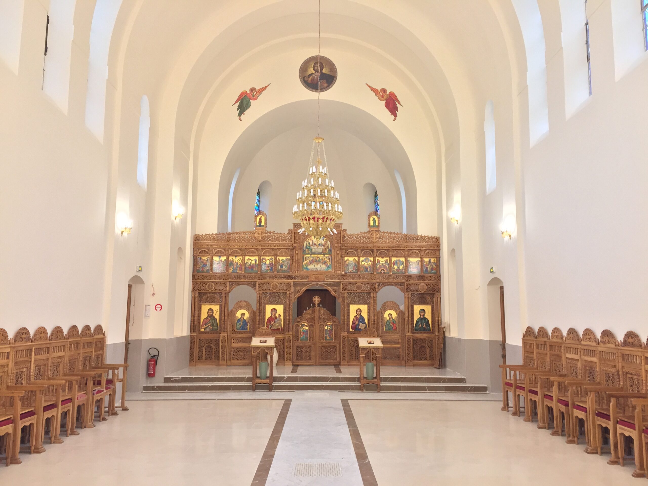 Le métropolite joseph a consacré la nouvelle église orthodoxe roumaine de lyon, dédiée à sainte eugénie