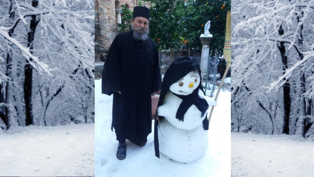 Fête de Noël enneigée sur le Mont Athos