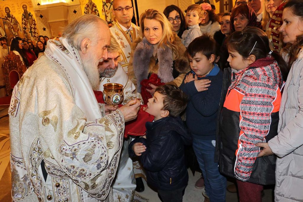 Liturgie de la Nativité à Belgrade (vidéo)