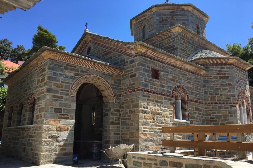 Consécration de la première église dédiée à saint Païssios sur le Mont Athos