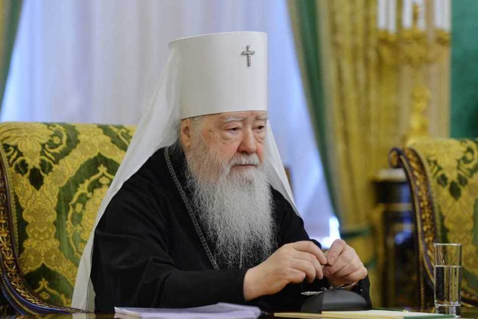 En la fête de la synaxe des nouveaux martyrs et confesseurs de russie, le métropolite de kroutitsy juvénal a célébré la liturgie en la cathédrale de la dormition au kremlin