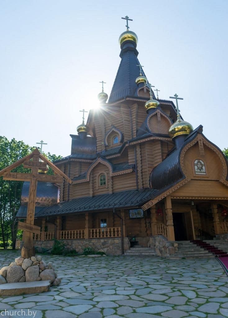 Une église dédiée à saint Jean de Changhaï a été consacrée au monastère Sainte-Élisabeth de Minsk par le métropolite Paul de Minsk et l’archevêque Michel (Donskoff)
