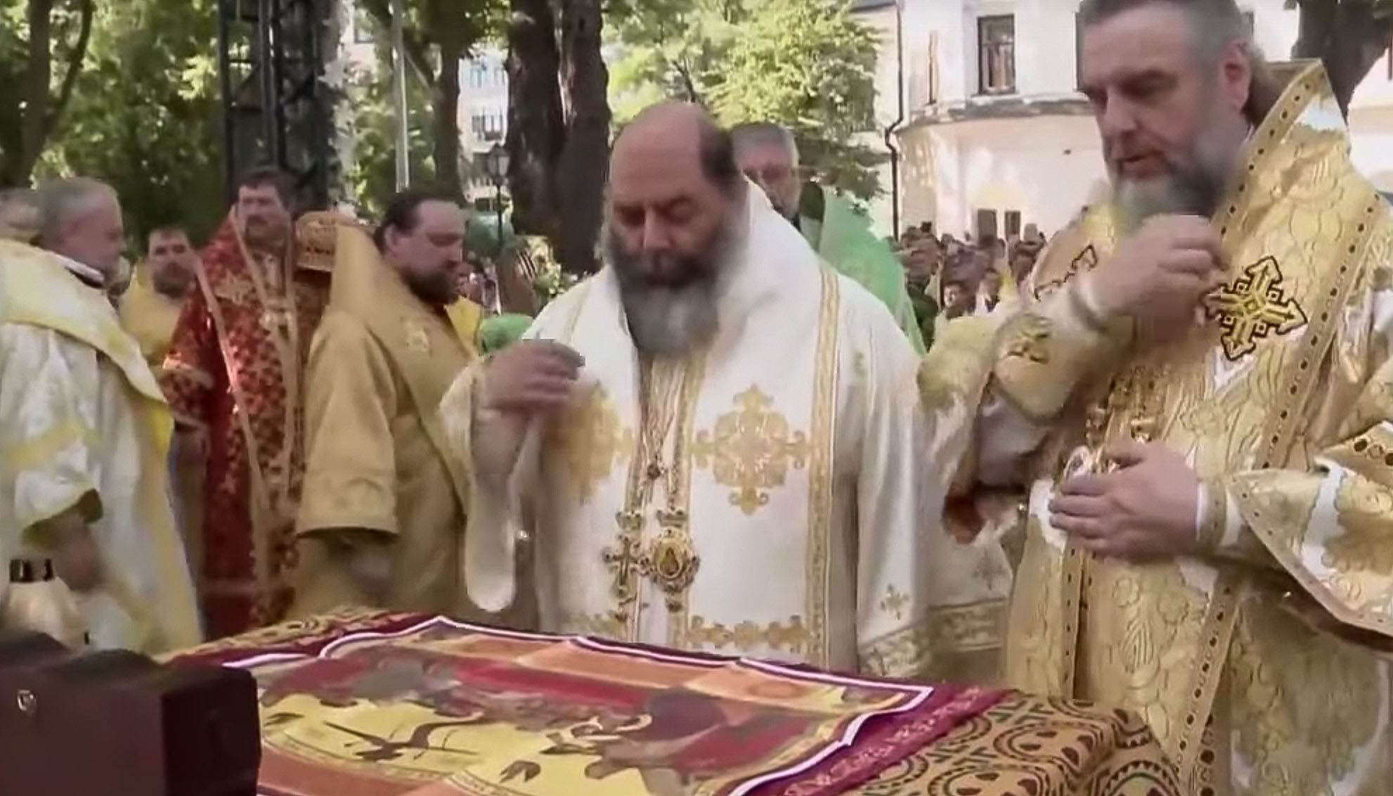 Participation d’un évêque de l’Église de Grèce à une liturgie de l’Église orthodoxe autocéphale d’Ukraine