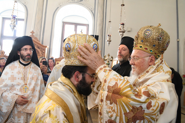 Le patriarche bartholomée souhaite que « reviennent bientôt la paix et l’amour dans les relations mutuelles » avec l’Église orthodoxe russe