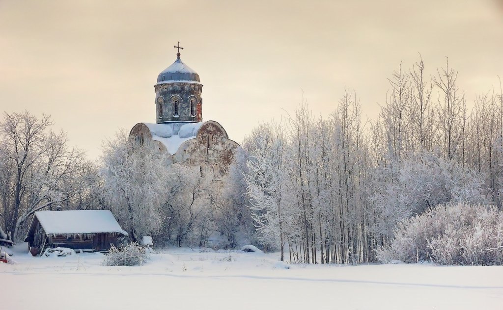 Russie : dans la région de Novgorod, une église du XIIIe siècle rouverte après deux années de travaux de restauration