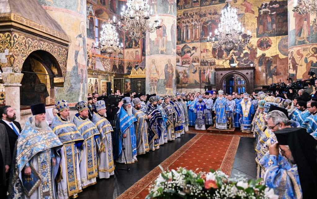 La vidéo de la liturgie célébrée aujourd’hui dans la cathédrale de la Dormition à Moscou