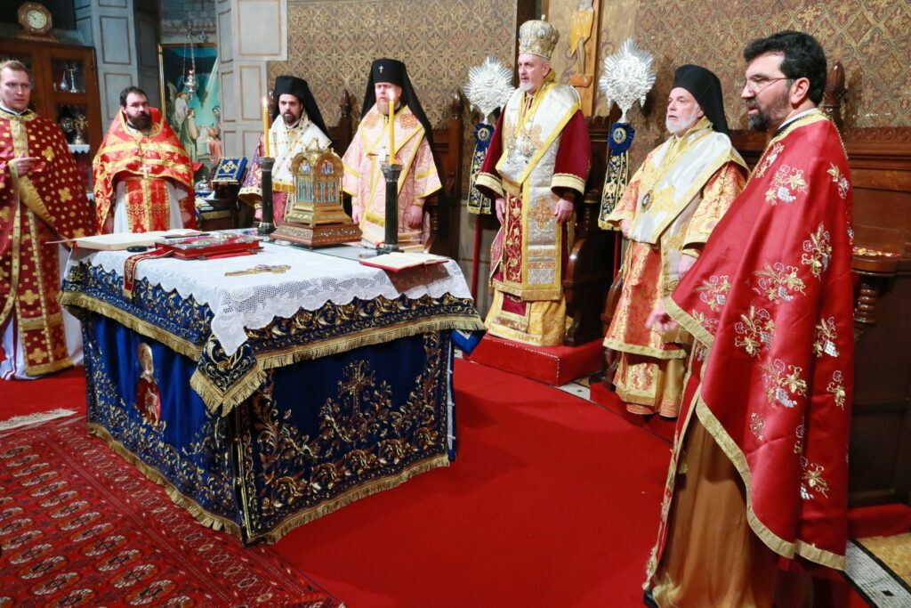 Célébration de la fête onomastiqu de la cathédrale orthodoxe grecque Saint-Stéphane à Paris