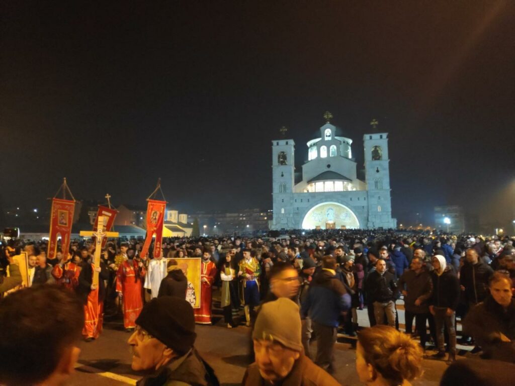 De nouvelles processions massives ont eu lieu au Monténégro pour protester contre la loi spoliatrice