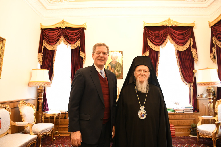Samuel Brownback, ambassadeur des États-Unis pour la liberté religieuse internationale, a rencontré le patriarche Bartholomée au Phanar