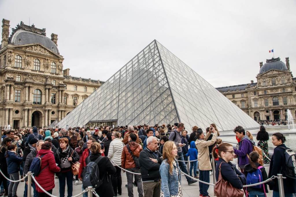 Louvre bulgarian art exhibit, canceled