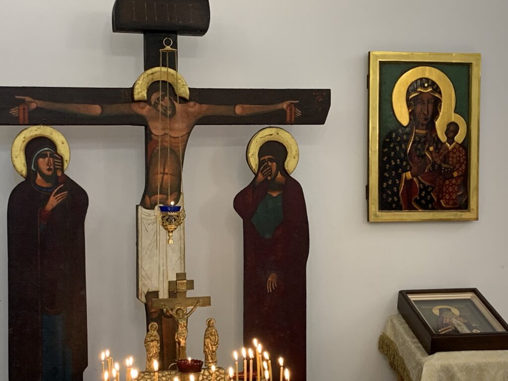 Offices des Heures et des Typiques, lus par les laïcs qui ne peuvent pas assister à la divine liturgie