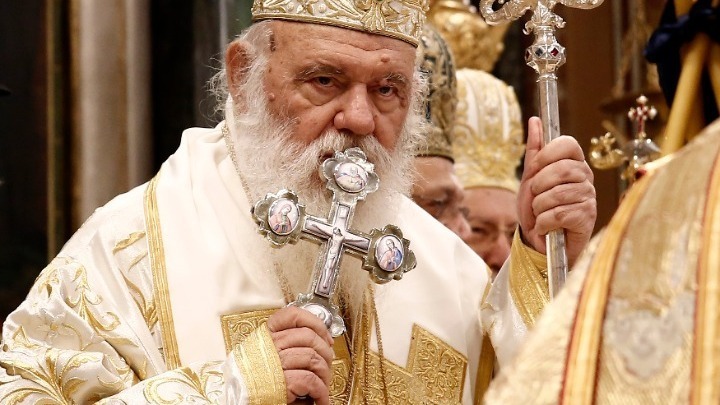L’Église de Grèce demande que la célébration de la Liturgie soit permise, et des avocats tentent de faire annuler l’interdiction des offices par la justice