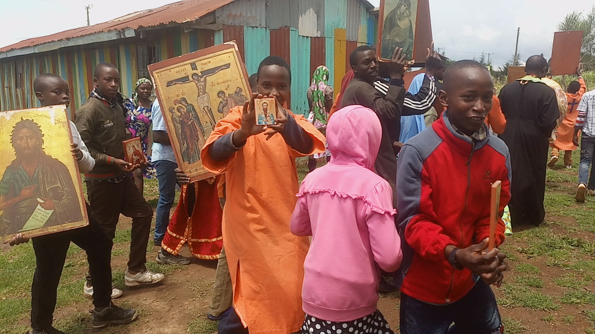 Comment des orphelins du kenya ont célébré le dimanche de l’orthodoxie