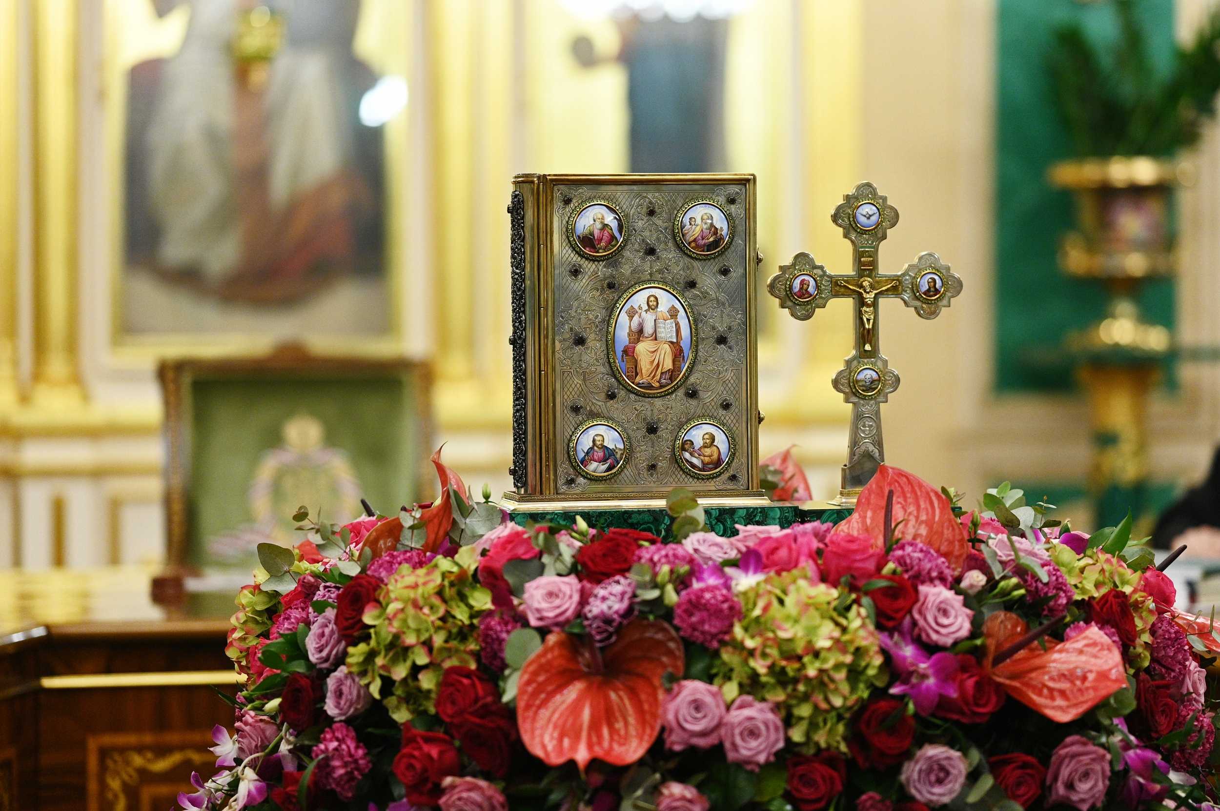 Le Patriarcat de Moscou introduit dans son ménologe plusieurs saints martyrs et confesseurs de Russie ayant déjà été canonisés par l’Église russe hors-frontières