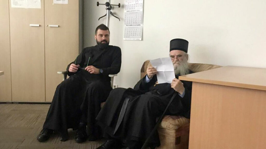 Le métropolite du Monténégro Amphiloque a été conduit au commissariat de police de Podgorica pour y être auditionné