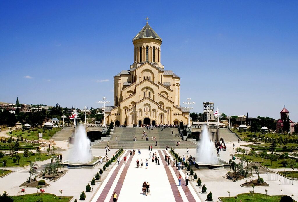 Les orthodoxes de Géorgie sont venus à l’église le jour de l’Annonciation, malgré le coronavirus