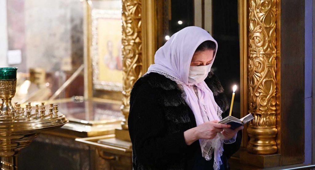 « Pourtant, auparavant, pendant les épidémies, tout le monde allait à l’église! » – réponses d’un évêque et virologue aux commentaires indignés au sujet du coronavirus