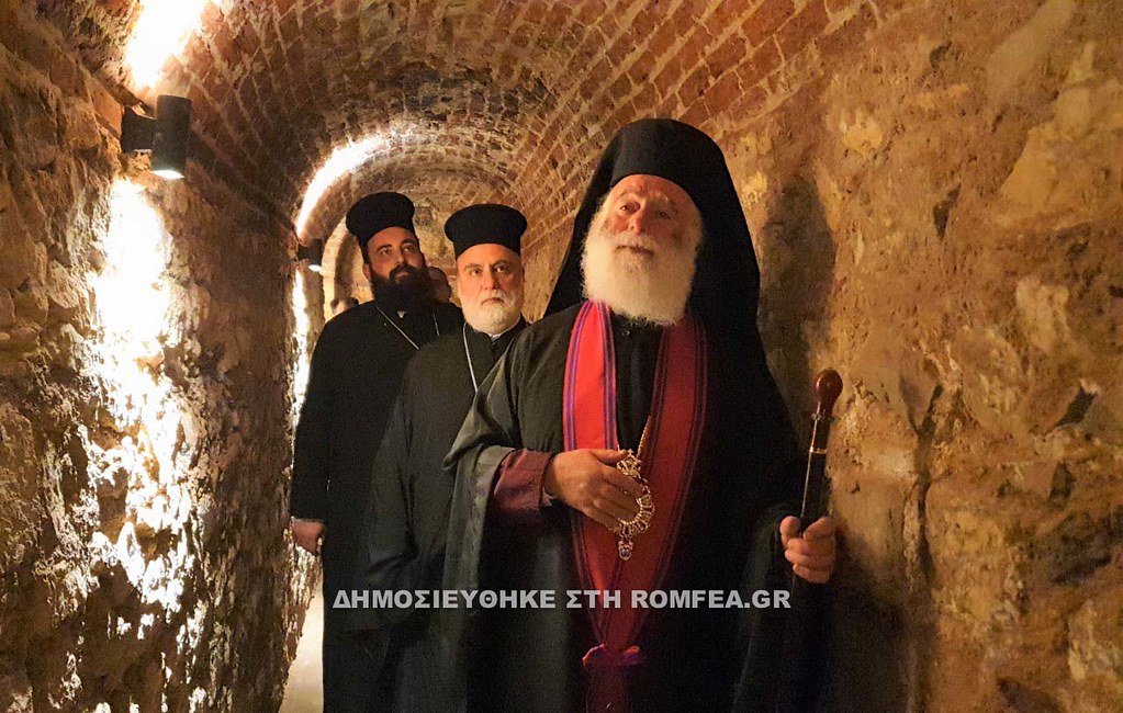 Le patriarche d’alexandrie théodore ii a béni la nouvelle chapelle dans les catacombes du caire