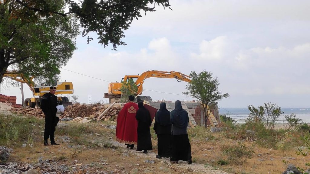 Les autorités monténégrines ont fait détruire le bâtiment d’un couvent orthodoxe près d’Ulcinj, dans le sud-est du Monténégro