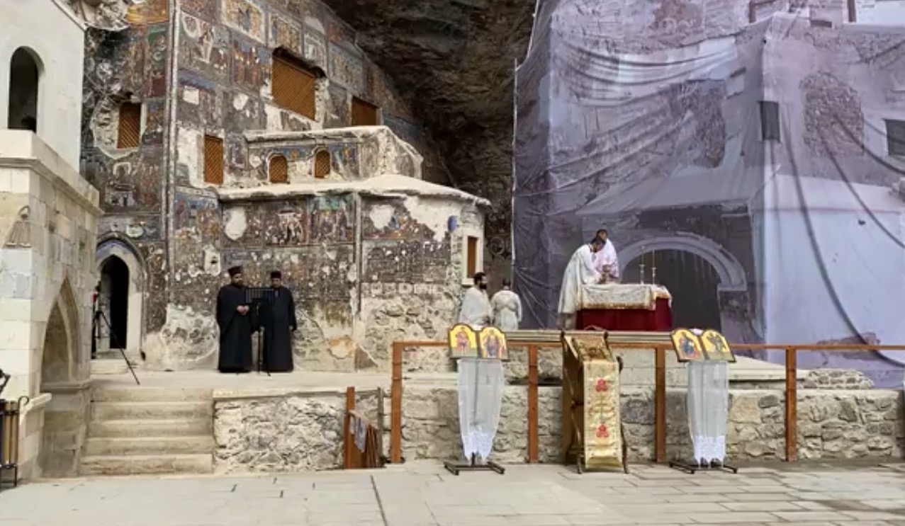 La Liturgie a eu lieu au monastère de Soumela, mais en l’absence du patriarche Bartholomée