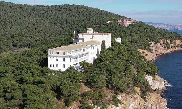 Halki : un sanatorium transformé en institut islamique, alors que l’école de théologie orthodoxe reste fermée
