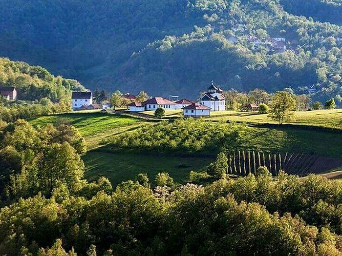 La quasi-totalité des terres confisquées à l’Église orthodoxe serbe après la guerre ont été restituées