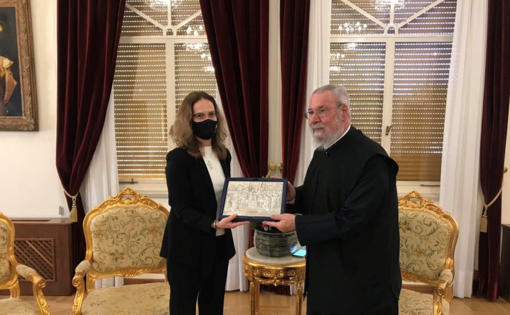 La nouvelle ambassadrice de France à Chypre a rendu visite à l’archevêque Chrysostome II