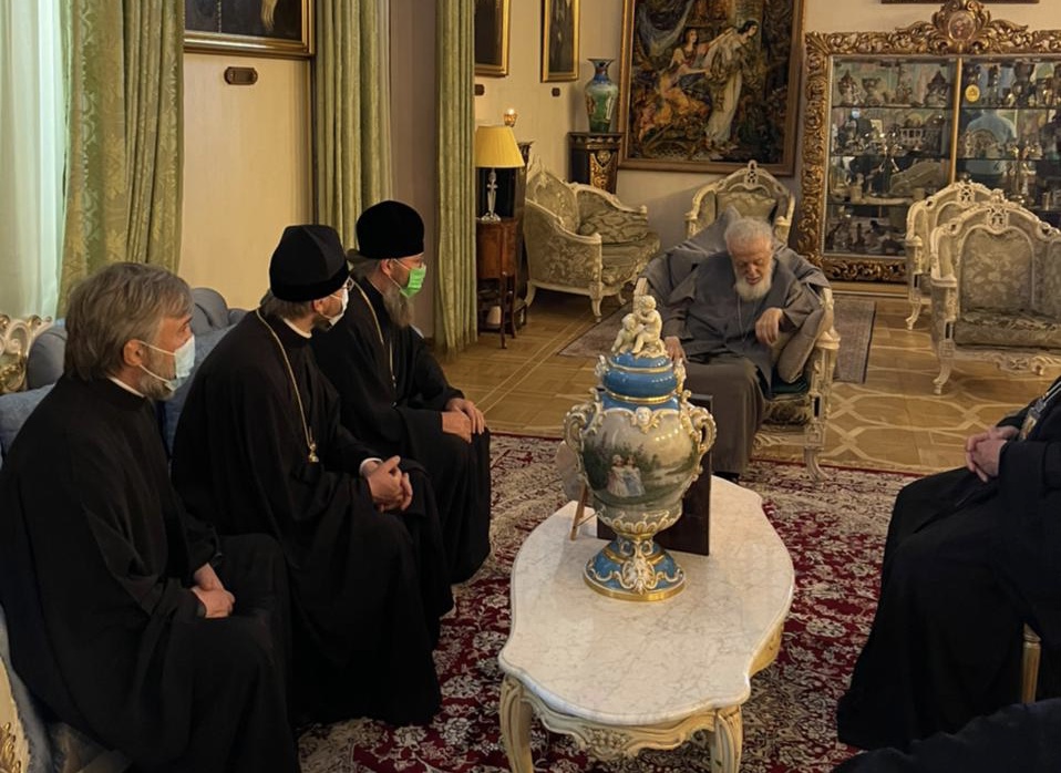 Le métropolite antoine, chancelier de l’Église orthodoxe ukrainienne, a rencontré le patriarche elie ii après la visite du premier ministre ukrainien en géorgie