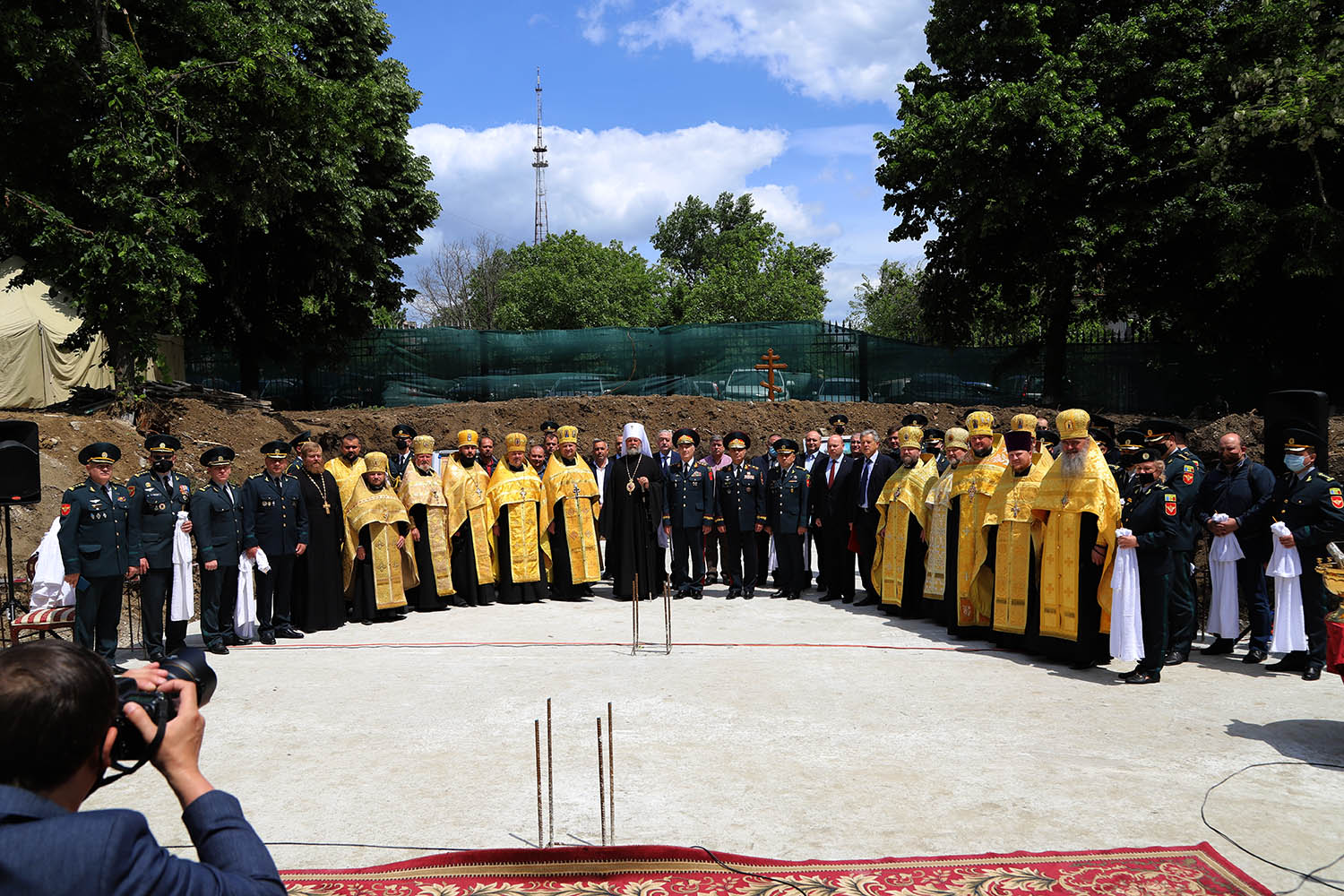Pose de la première pierre d’une église dédiée à saint Étienne le Grand au ministère de la défense de la République de Moldavie
