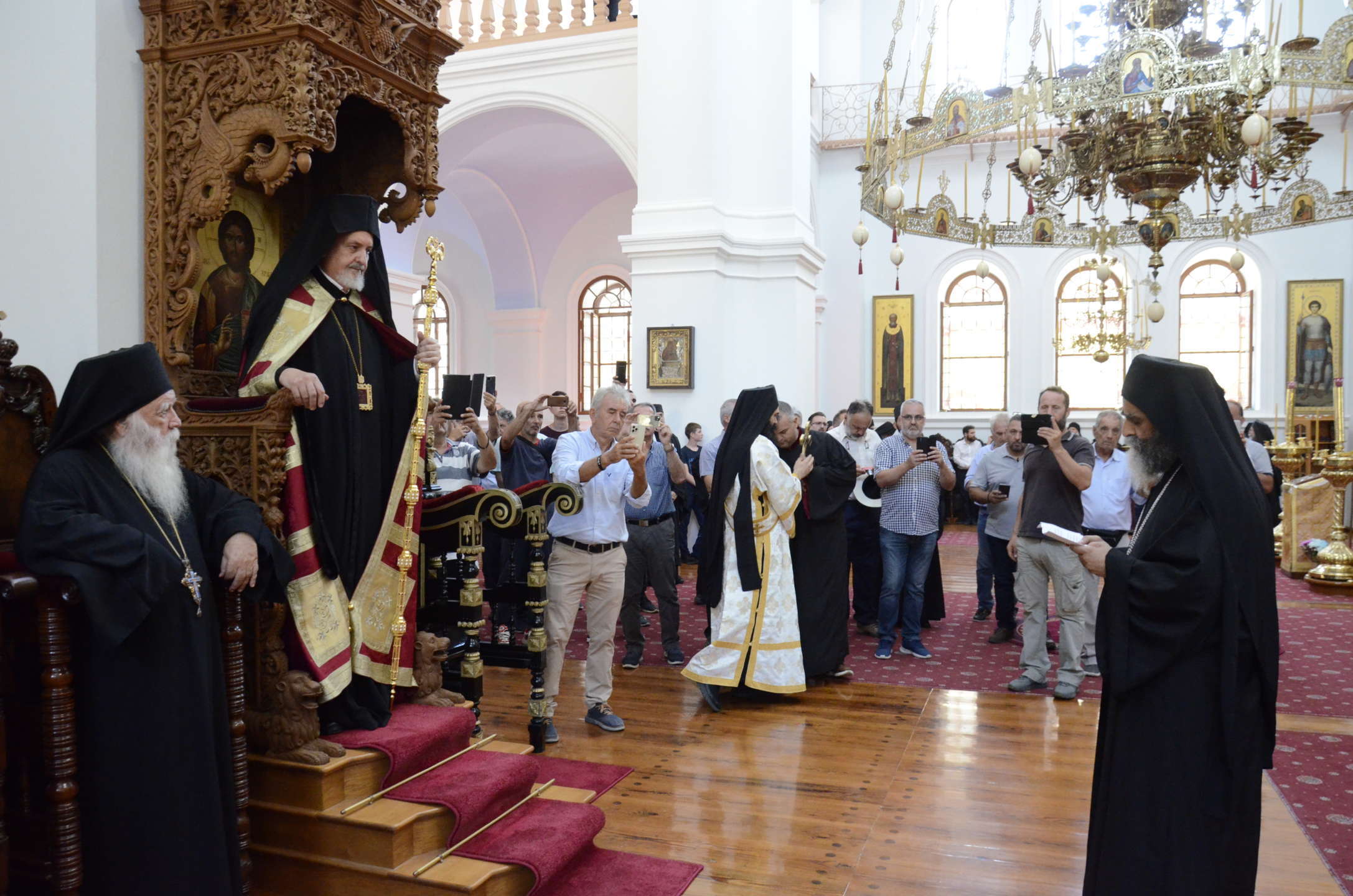 Mgr Emmanuel, métropolite de Chalcédoine au Mont Athos pour la fête du prophète Élie