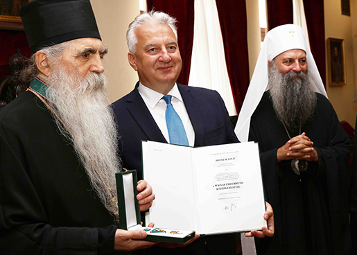 L’évêque Irénée de Bačka a reçu une distinction pour sa contribution à la réconciliation historique des peuples serbe et hongrois