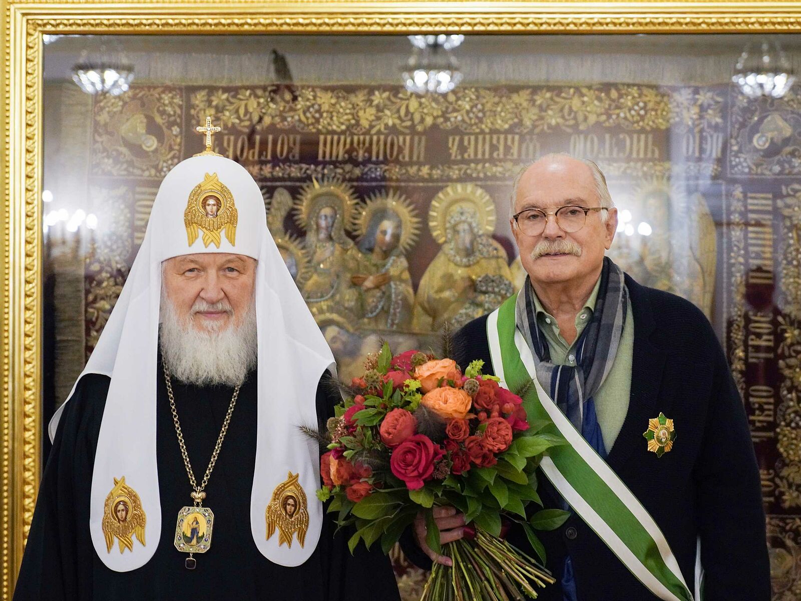 Le patriarche de moscou cyrille a décoré nikita mikhalkov de l’ordre de saint séraphin de sarov