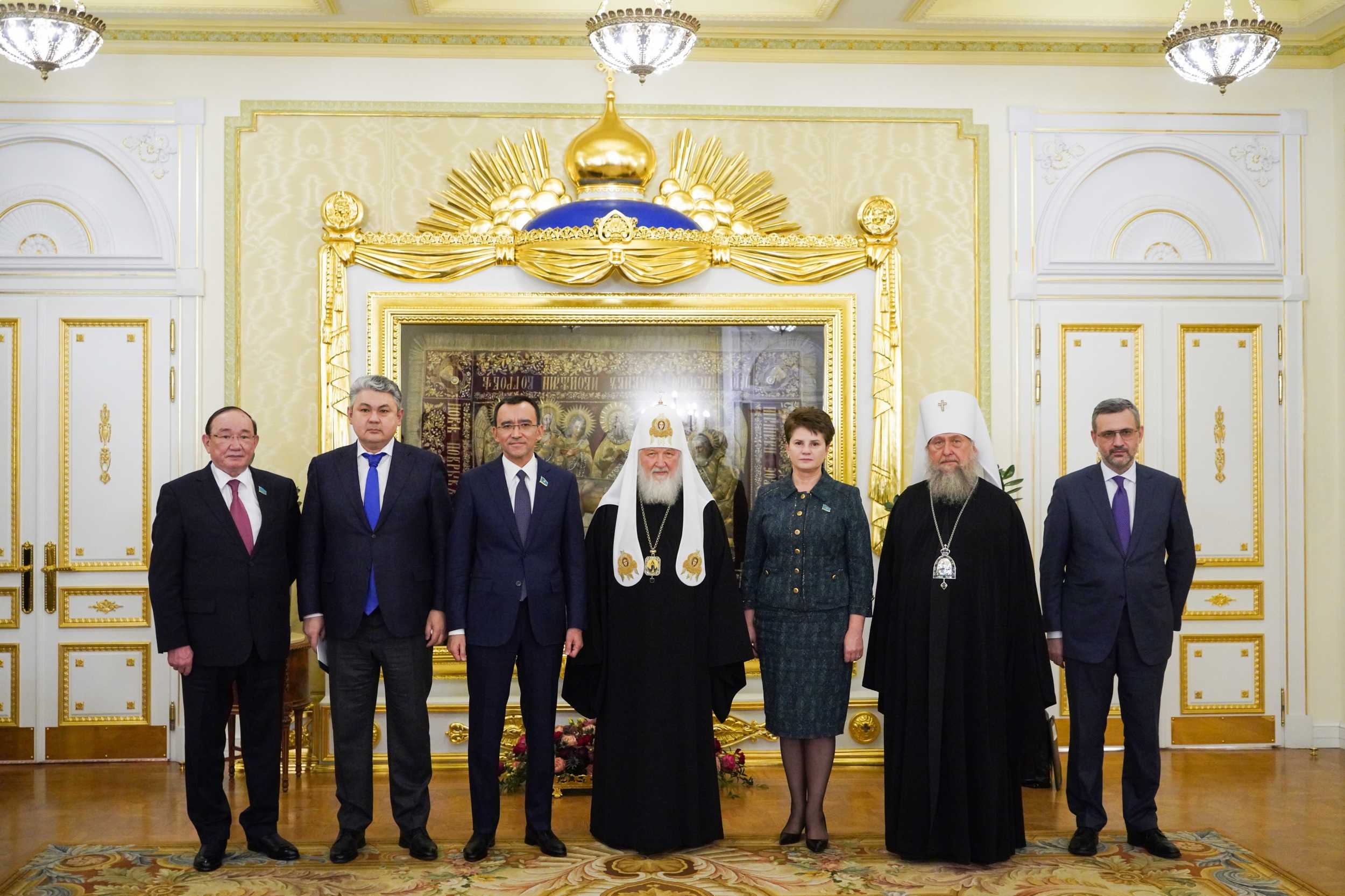 Rencontre du patriarche de moscou cyrille et du président du sénat de la république du kazakhstan maulen achimbayev