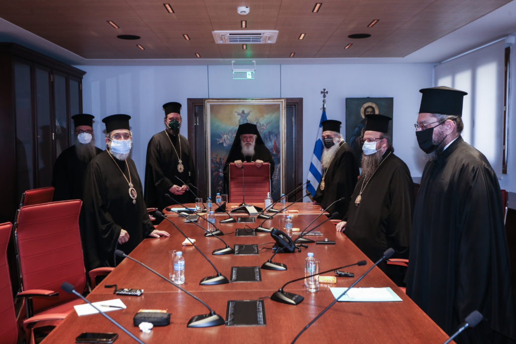 Le Saint-Synode de l’Église orthodoxe de Grèce se prononce sur les mesures gouvernementales visant à empêcher l’accès des lieux de culte à ceux qui n’ont pas le certificat COVID