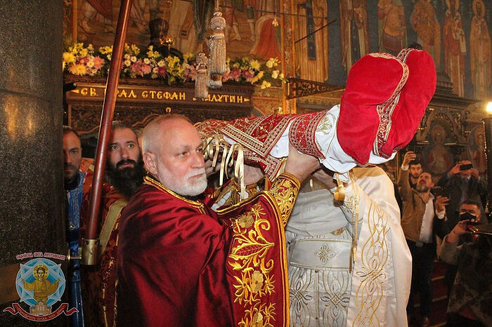 Les reliques du saint roi Miloutine ont été portées en procession à Sofia pour le 700e anniversaire de son trépas