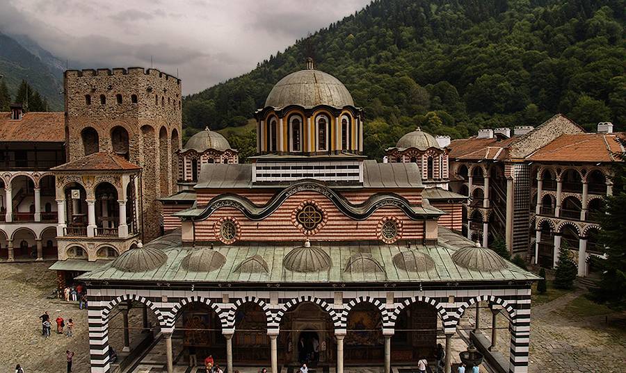 Le monastère historique de Rila, en Bulgarie, lance une collecte de fonds pour la restauration de ses anciens manuscrits