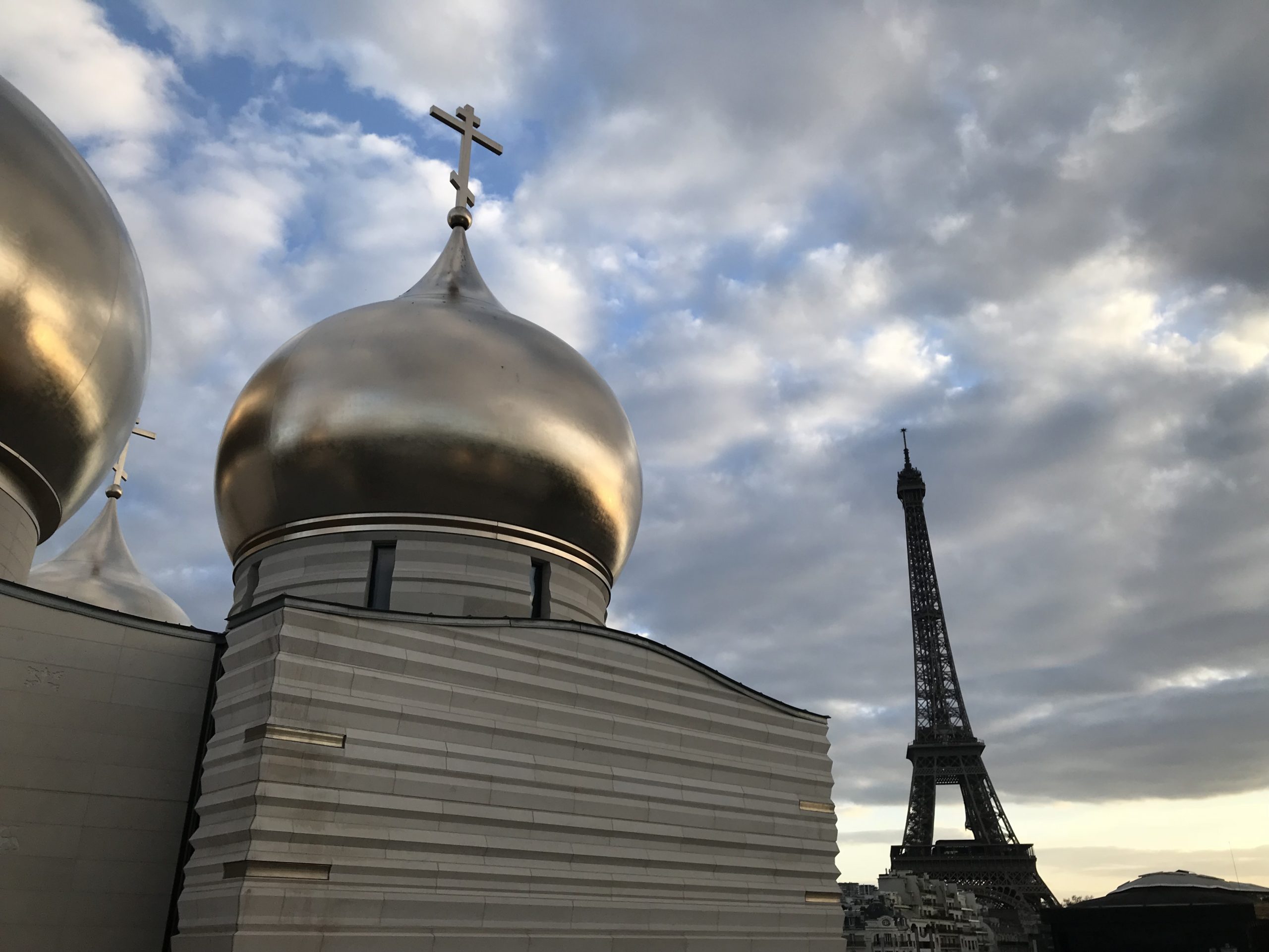 ￼La cathédrale orthodoxe russe à Paris a été taguée