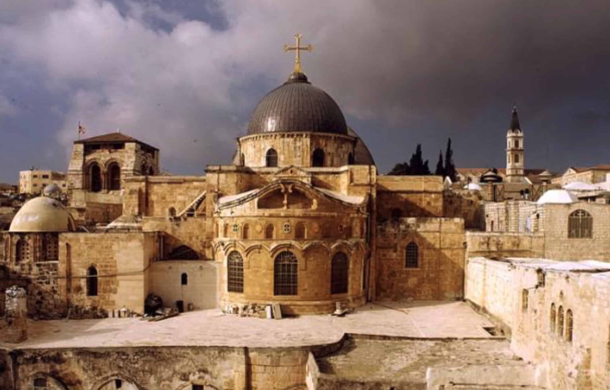 Des archéologues affirment que l’ancien autel de l’église du saint-sépulcre a été redécouvert
