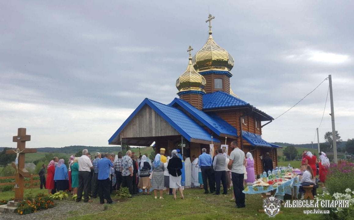 Dans le district de turka de la région de lvov, les fidèles de l’Église orthodoxe ukrainienne sont contraints de passer à l’autocéphalie ou à l’uniatisme￼