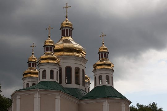 Les autorités locales ferment 20 lieux de culte de l’Église orthodoxe ukrainienne en vue de leur transfert forcé à l’Église autocéphale 