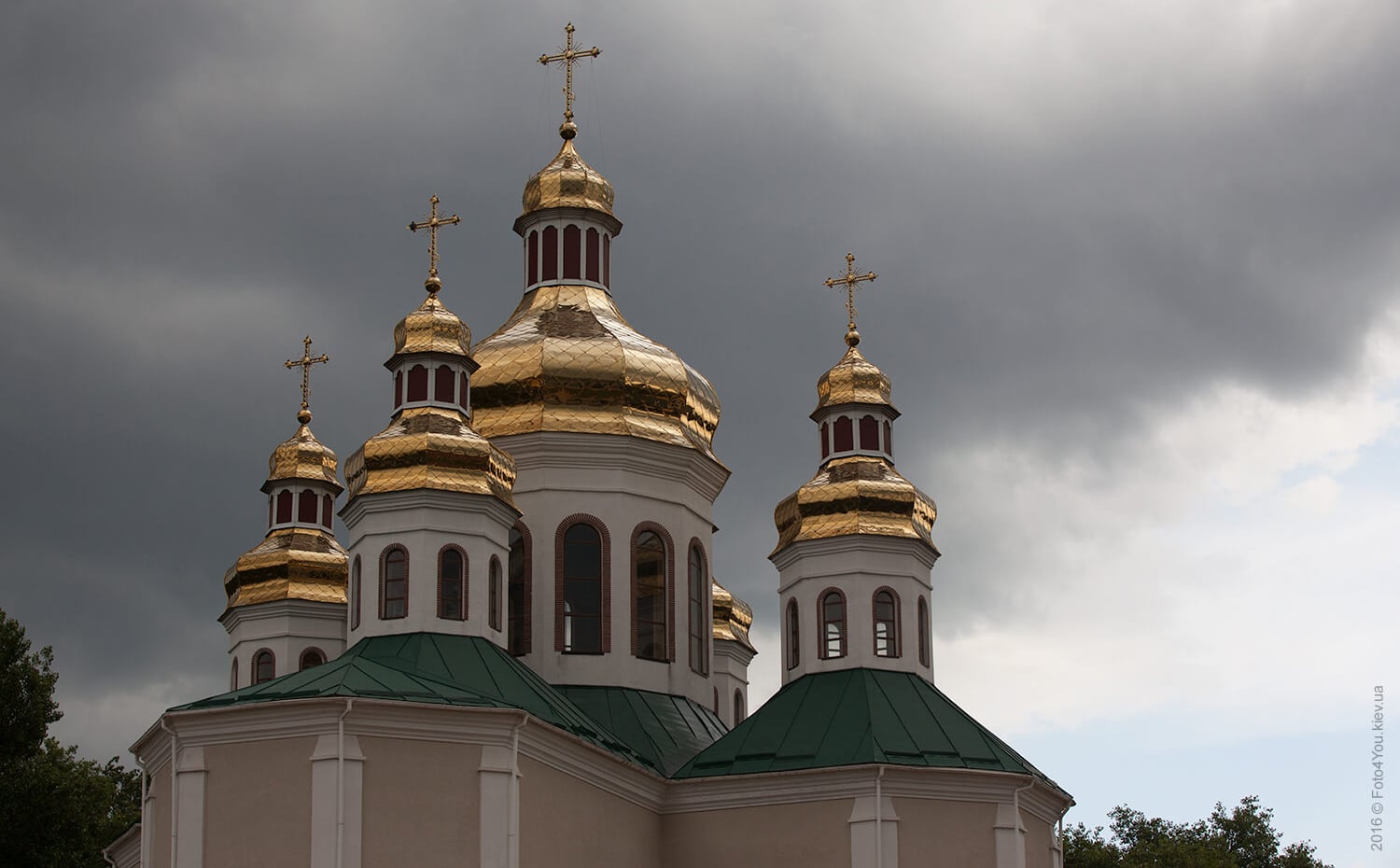 Les autorités locales ferment 20 lieux de culte de l’Église orthodoxe ukrainienne en vue de leur transfert forcé à l’Église autocéphale 