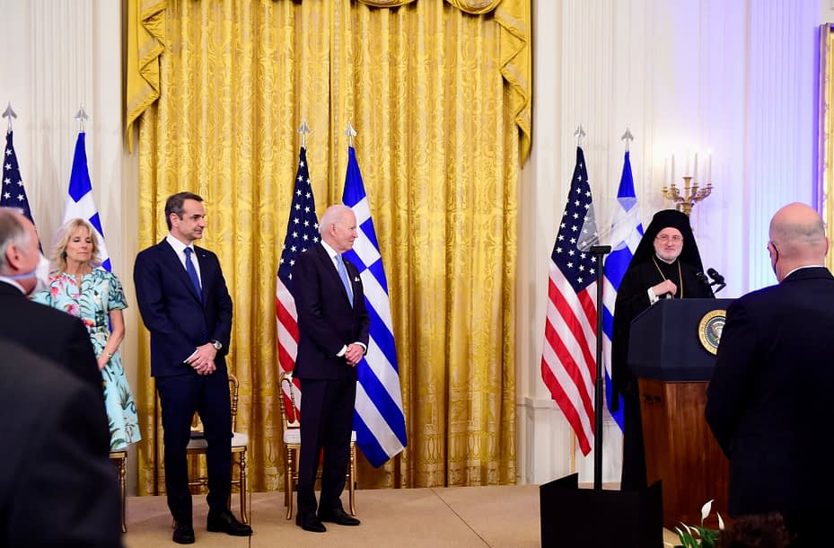 L’archevêque Elpidophore célèbre le bicentenaire de l’indépendance de la Grèce avec le président Biden, le Premier ministre grec Mitsotakis et la présidente Pelosi