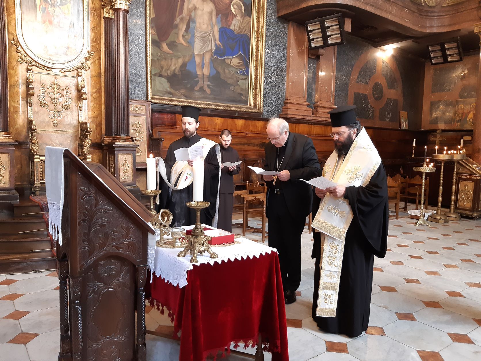 Les saintes reliques de saint Grégoire le Théologien ont été offertes à la métropole orthodoxe d’Autriche (Patriarcat oecuménique)