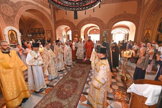 Le patriarche Théophile III de Jérusalem et de toute la Palestine visite le monastère russe de Gethsémani