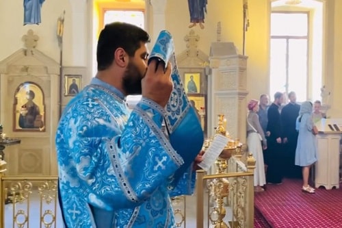Pour la première fois, la liturgie a été célébrée en azerbaïdjanais à Bakou