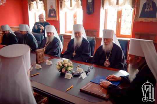Nouveaux textes liturgiques en slavon publiés par le Saint-Synode de l’Église orthodoxe ukrainienne