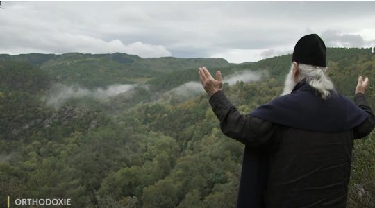 Bande-annonce du documentaire : « Signes de lumière » – dimanche 13 novembre à 9 h 30 sur France 2