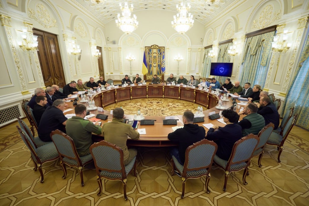 Le président Zelensky a signé le décret visant à l’interdiction de l’Église orthodoxe ukrainienne dans un délai de deux mois